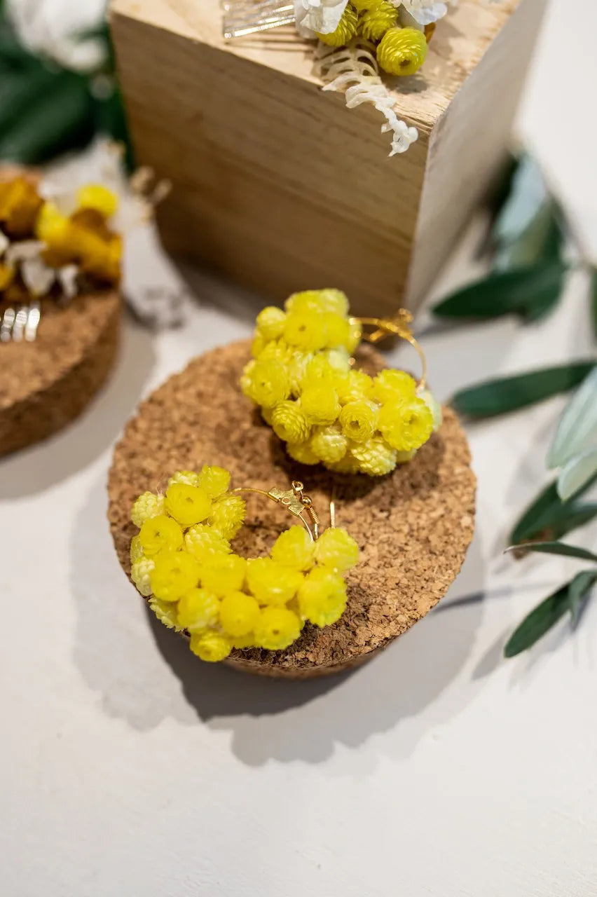 Boucles d'oreilles créoles en immortelles du Var, fait main