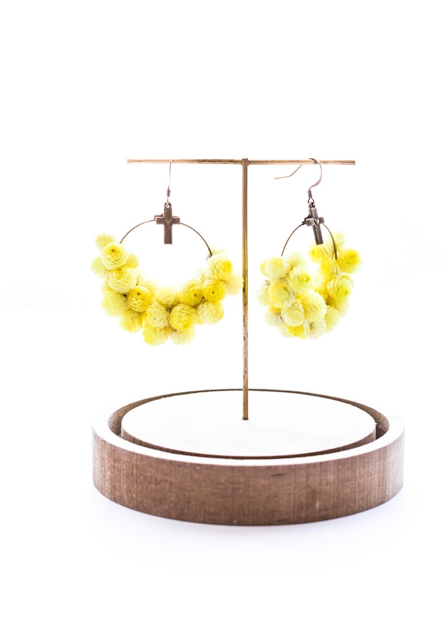Boucles d'oreilles créoles en immortelles du Var, fait main
