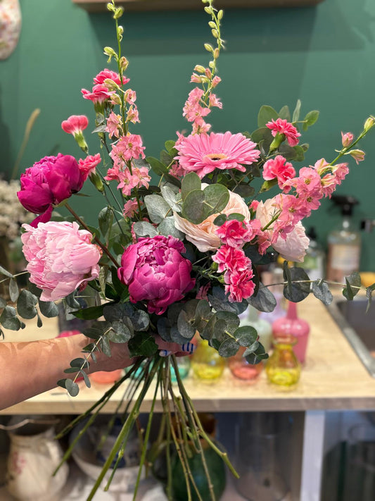 Bouquet "Tendresse de Maman" – Pivoines, Roses anglaises et Fleurs de saison