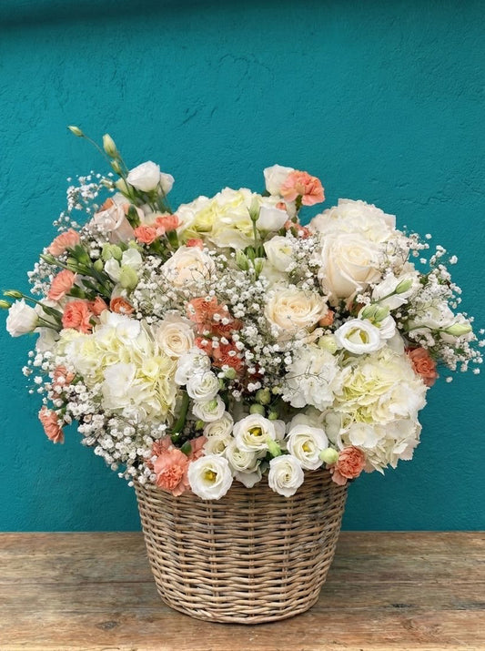 grande composition floral dans panier