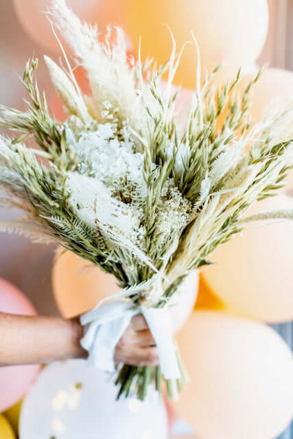 Bouquet de fleurs séchées aux tons blancs, Rose Myrtille